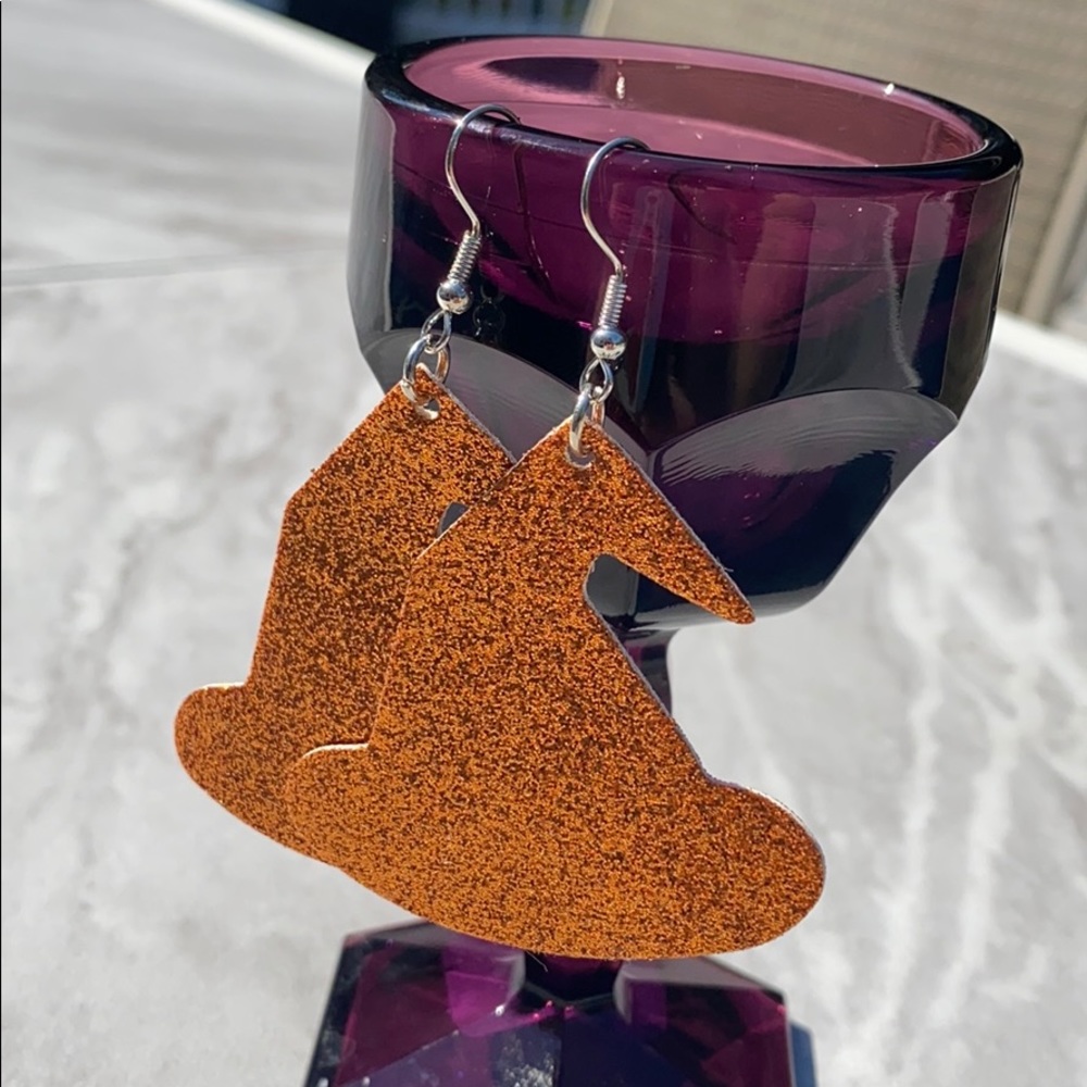 ✨ NWT! ✨ orange witch hat faux leather earrings